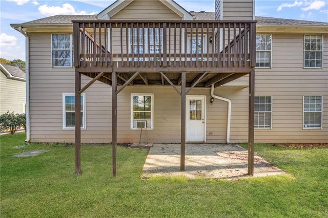 510 Saint James Court, Lawrenceville, GA 30044