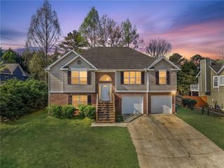 510 Saint James Court, Lawrenceville, GA 30044