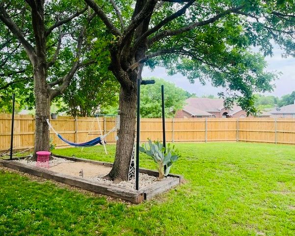 10508 Holly Grove Drive, Fort Worth, TX 76108