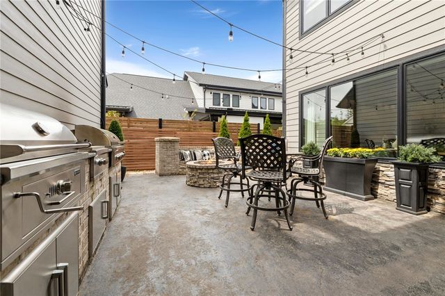 722 NE 2nd Street, Bentonville, AR 72712