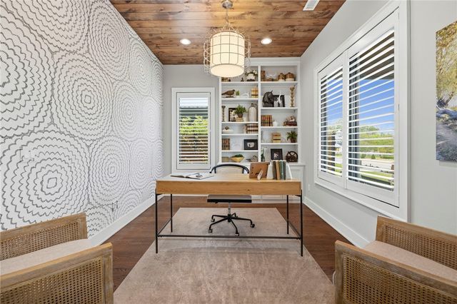 722 NE 2nd Street, Bentonville, AR 72712