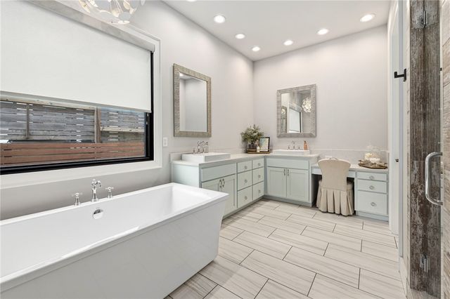 722 NE 2nd Street, Bentonville, AR 72712