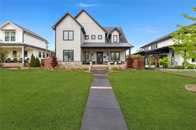 722 NE 2nd Street, Bentonville, AR 72712