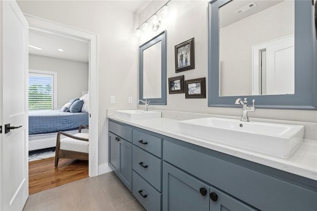 722 NE 2nd Street, Bentonville, AR 72712
