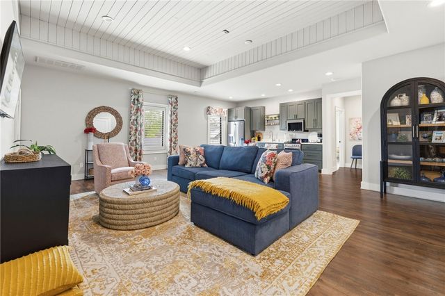 722 NE 2nd Street, Bentonville, AR 72712