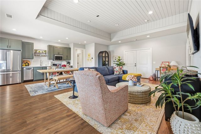 722 NE 2nd Street, Bentonville, AR 72712