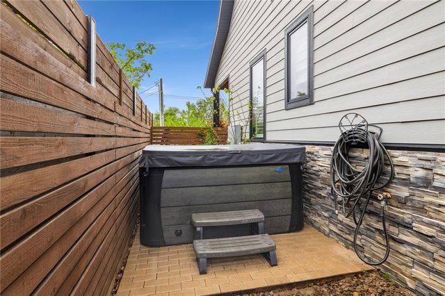 722 NE 2nd Street, Bentonville, AR 72712