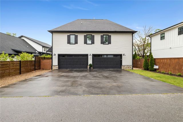722 NE 2nd Street, Bentonville, AR 72712