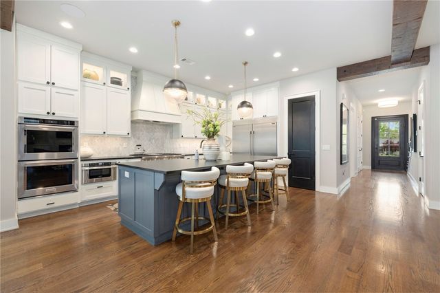 722 NE 2nd Street, Bentonville, AR 72712