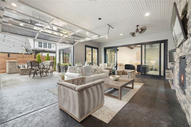 722 NE 2nd Street, Bentonville, AR 72712