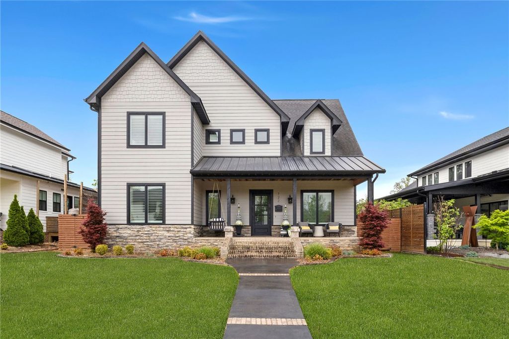 722 NE 2nd Street, Bentonville, AR 72712