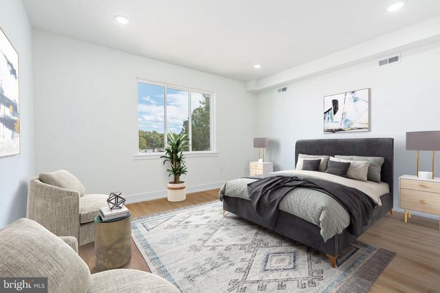 737 N 42ND ST, Philadelphia, PA 19104