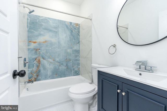 737 N 42ND ST, Philadelphia, PA 19104