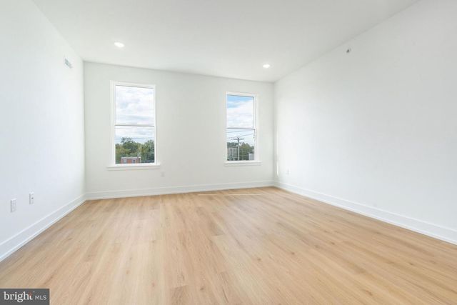 737 N 42ND ST, Philadelphia, PA 19104