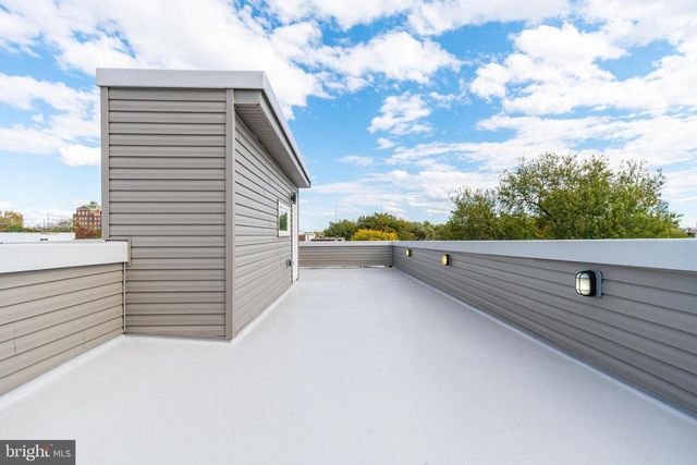 737 N 42ND ST, Philadelphia, PA 19104