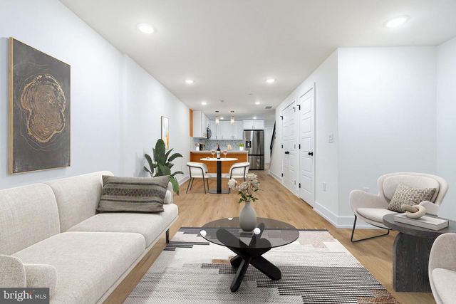 737 N 42ND ST, Philadelphia, PA 19104