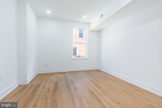 737 N 42ND ST, Philadelphia, PA 19104