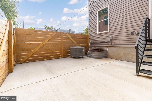 737 N 42ND ST, Philadelphia, PA 19104