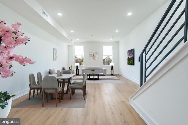 737 N 42ND ST, Philadelphia, PA 19104