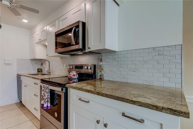 5095 BAY STREET NE 104, St Petersburg, FL 33703