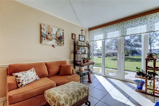 5095 BAY STREET NE 104, St Petersburg, FL 33703