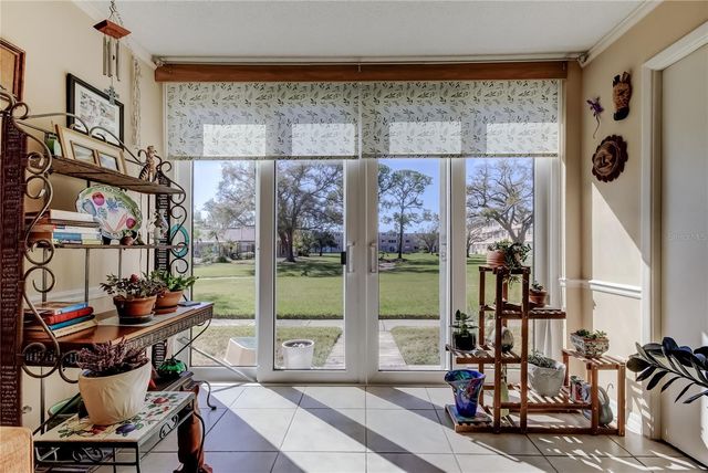 5095 BAY STREET NE 104, St Petersburg, FL 33703