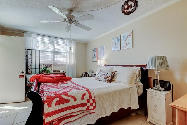 5095 BAY STREET NE 104, St Petersburg, FL 33703