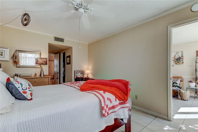 5095 BAY STREET NE 104, St Petersburg, FL 33703