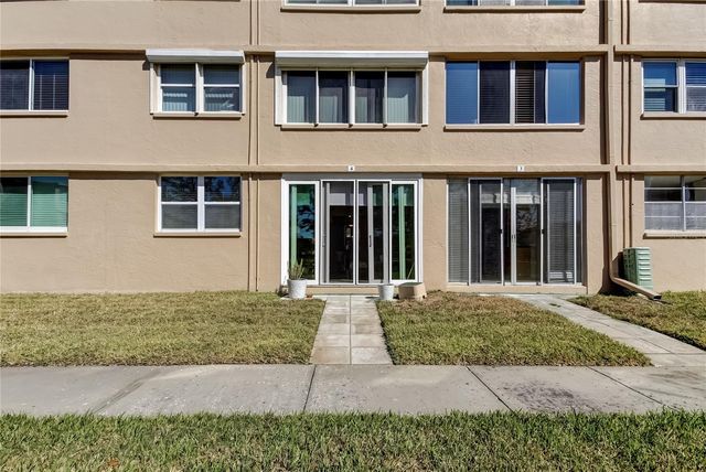 5095 BAY STREET NE 104, St Petersburg, FL 33703