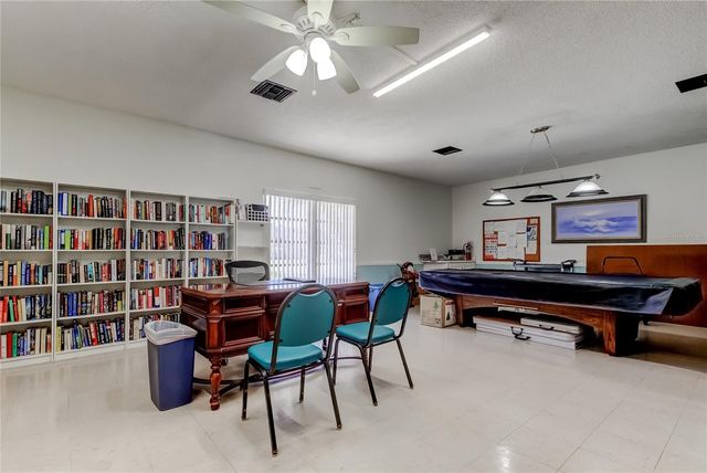 5095 BAY STREET NE 104, St Petersburg, FL 33703