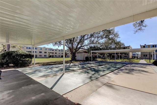 5095 BAY STREET NE 104, St Petersburg, FL 33703