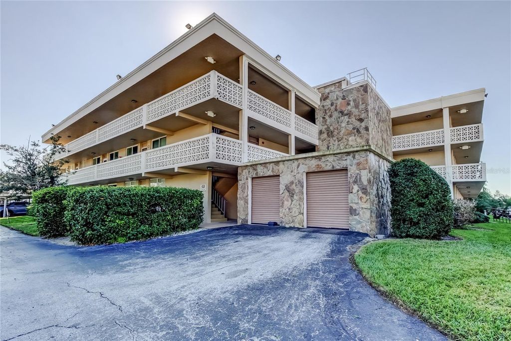 5095 BAY STREET NE 104, St Petersburg, FL 33703