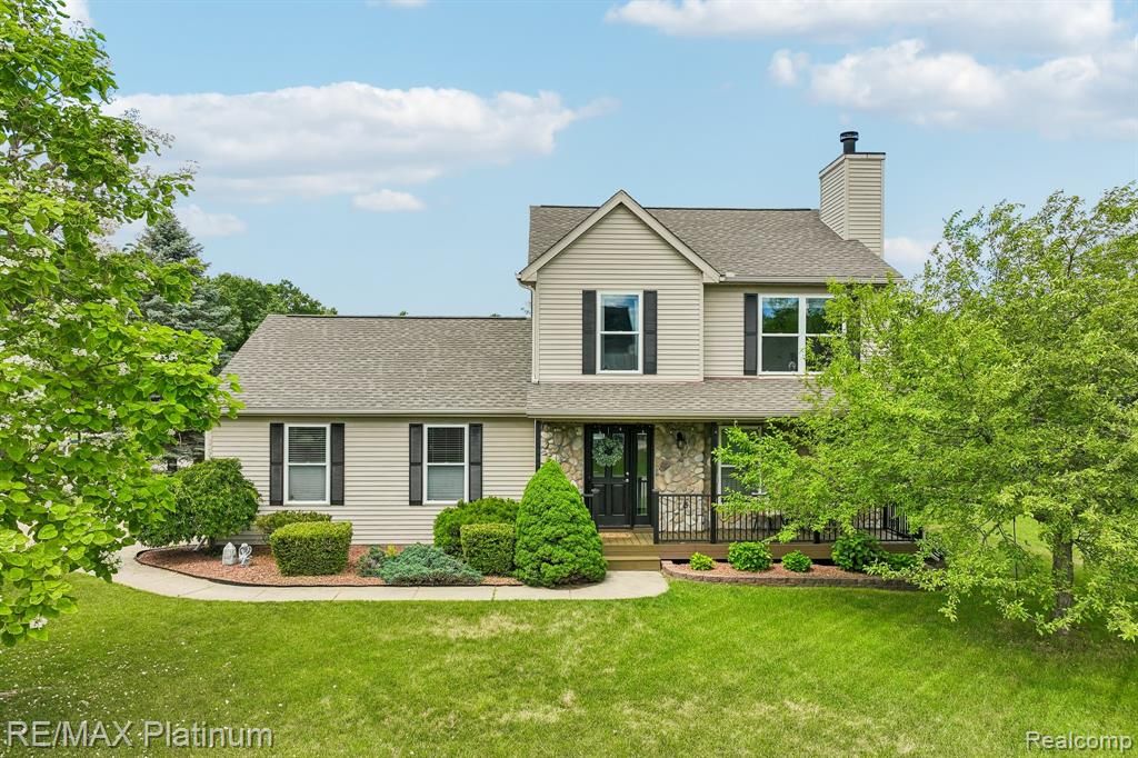 2353 Chestnut Bend, Howell, MI 48855