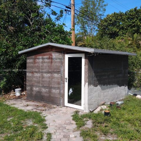 1565 NE 48th St, Pompano Beach, FL 33064