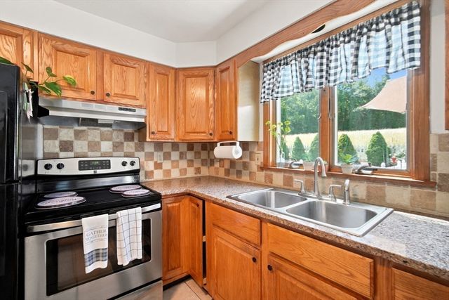 195 Brimfield Road, Monson, MA 01057
