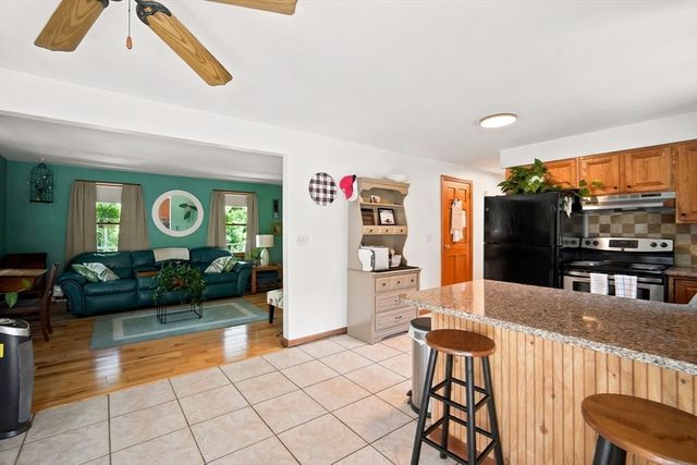 195 Brimfield Road, Monson, MA 01057