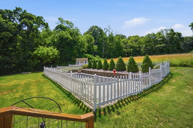 195 Brimfield Road, Monson, MA 01057