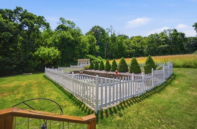 195 Brimfield Road, Monson, MA 01057