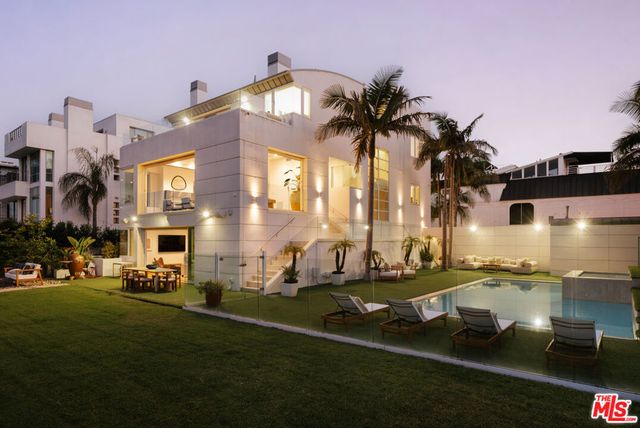 5418 Pacific Avenue, Marina Del Rey, CA 90292