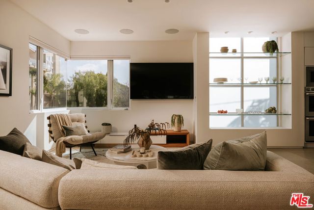5418 Pacific Avenue, Marina Del Rey, CA 90292