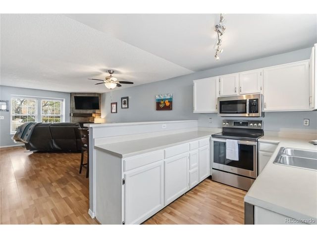 1219 S Flower Cir B, Lakewood, CO 80232