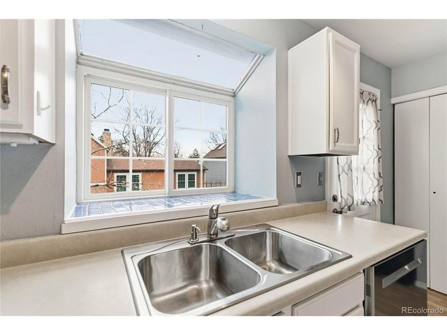 1219 S Flower Cir B, Lakewood, CO 80232