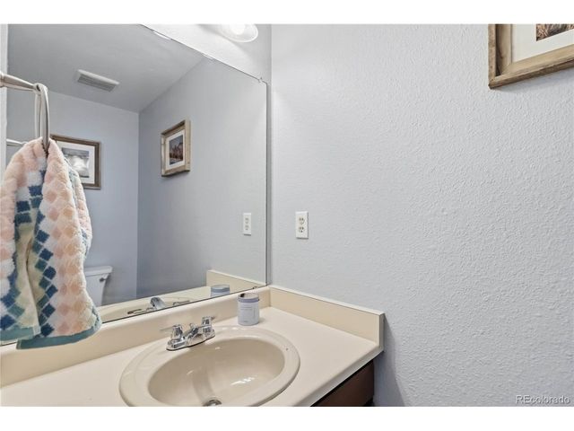 1219 S Flower Cir B, Lakewood, CO 80232