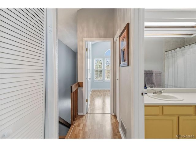 1219 S Flower Cir B, Lakewood, CO 80232