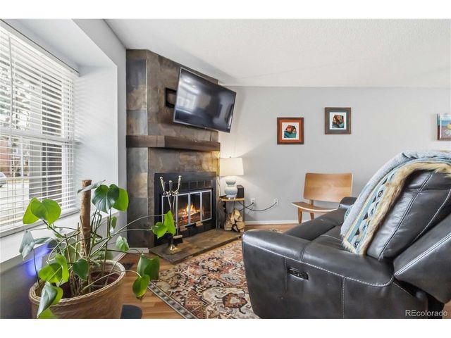 1219 S Flower Cir B, Lakewood, CO 80232