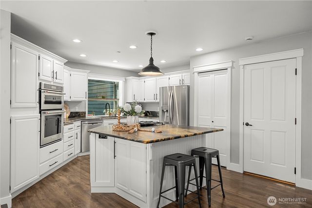 25728 226th Place SE, Maple Valley, WA 98038