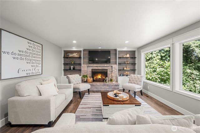 25728 226th Place SE, Maple Valley, WA 98038