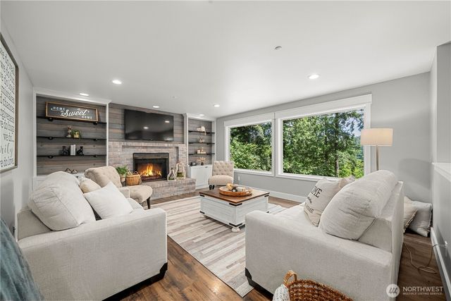 25728 226th Place SE, Maple Valley, WA 98038