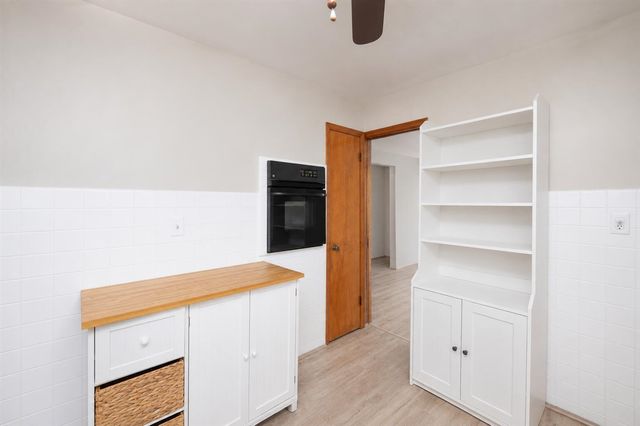 951 E Square Lake, Troy, MI 48085