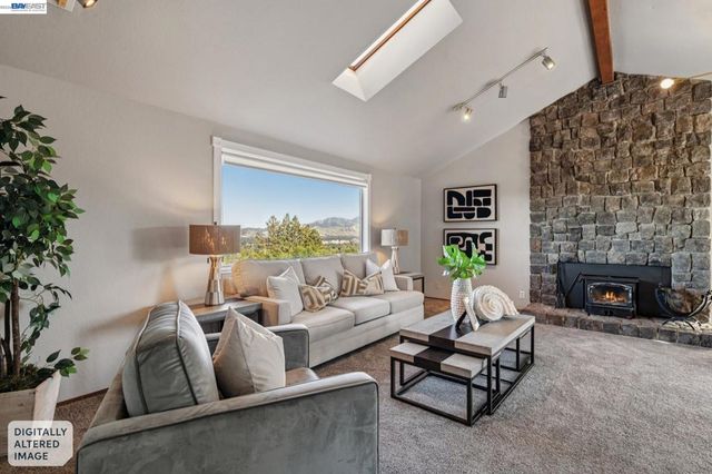 15 Surmont Ct, Lafayette, CA 94549